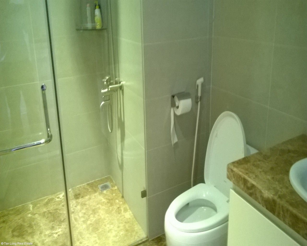 3 bedrooms Apartment in Dong Da, Ha Noi, Vietnam No. 5905