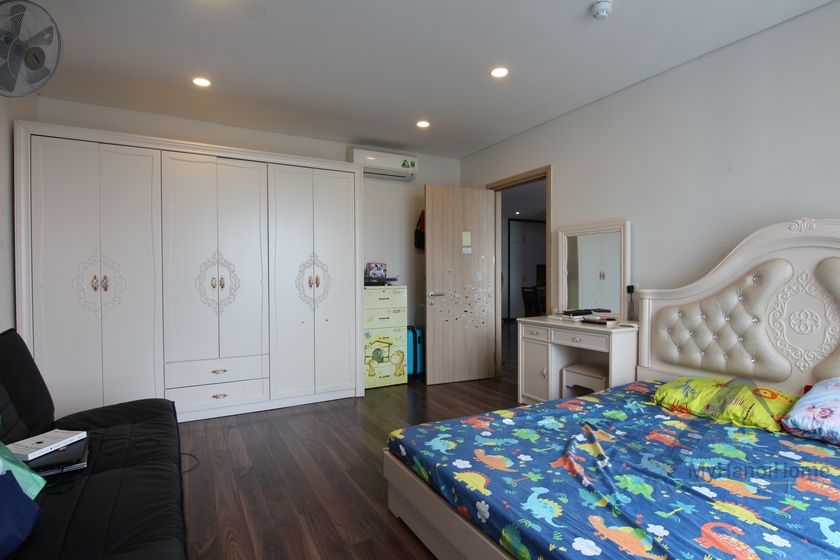 3 bedrooms Apartment in Long Bien, Ha Noi, Vietnam No. 19365