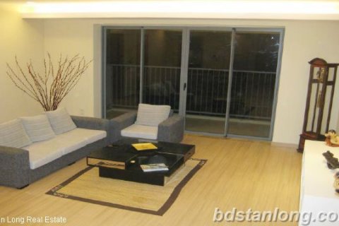 3 bedrooms Apartment in Dong Da, Ha Noi, No. 8259