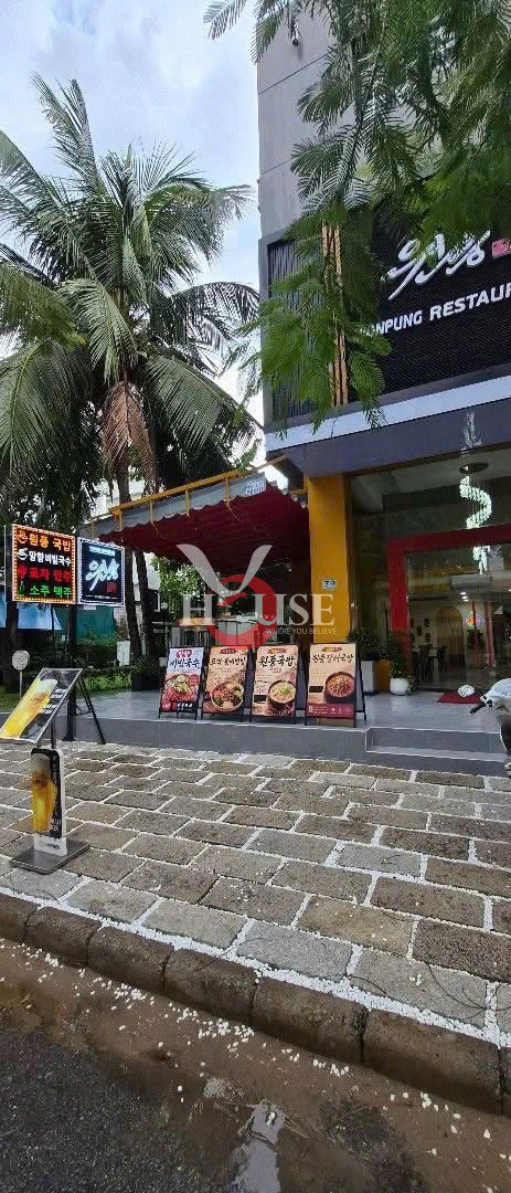 Shop in District 7, Ho Chi Minh, Vietnam No. 30293