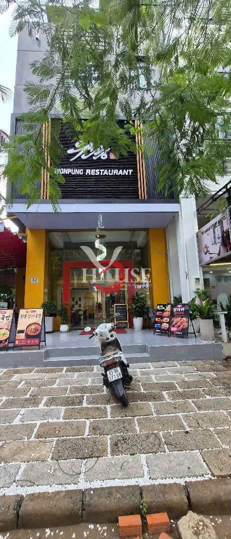 Shop in District 7, Ho Chi Minh, Vietnam No. 30293