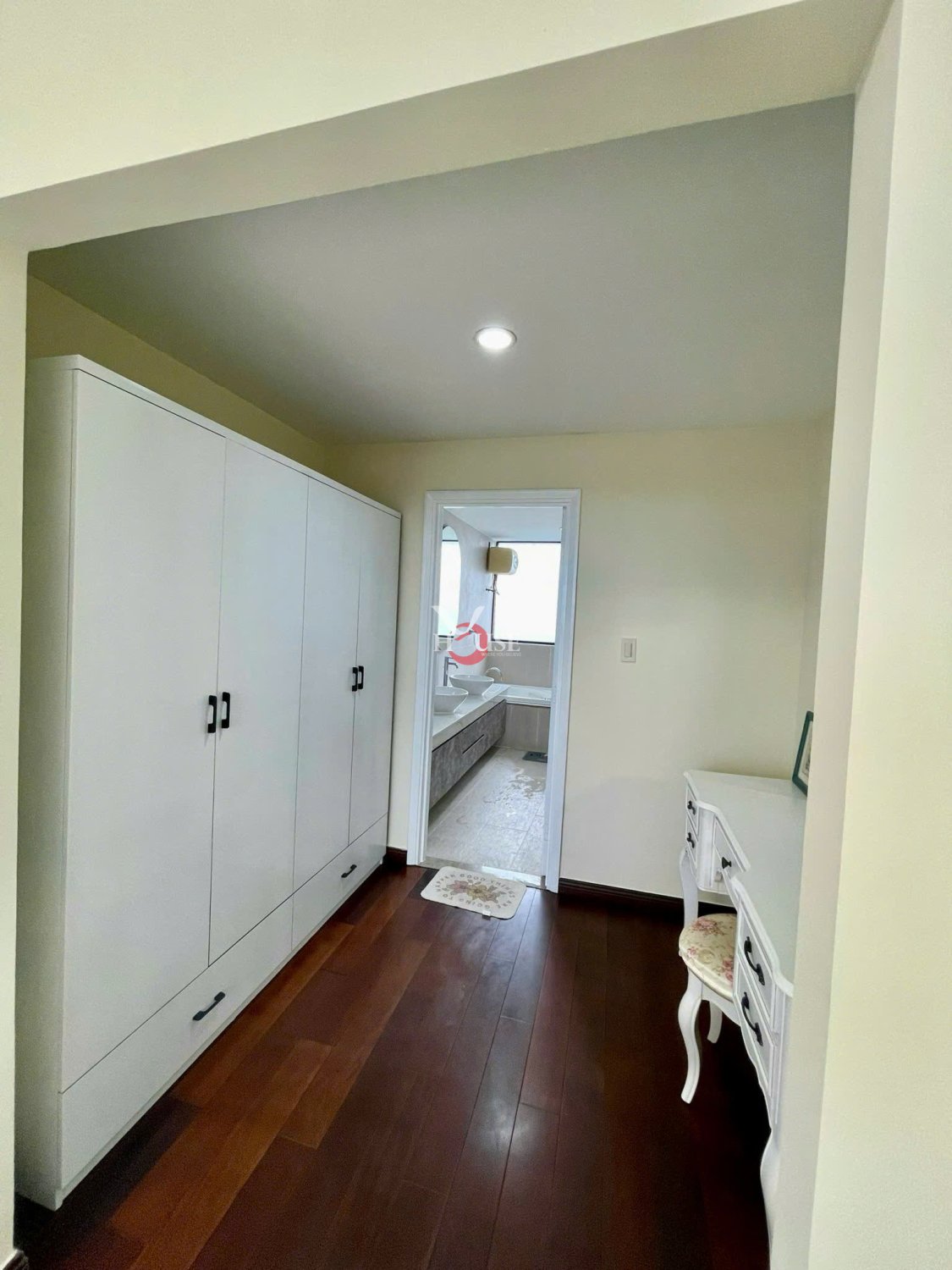 Apartment in Ho Chi Minh, Vietnam No. 30294