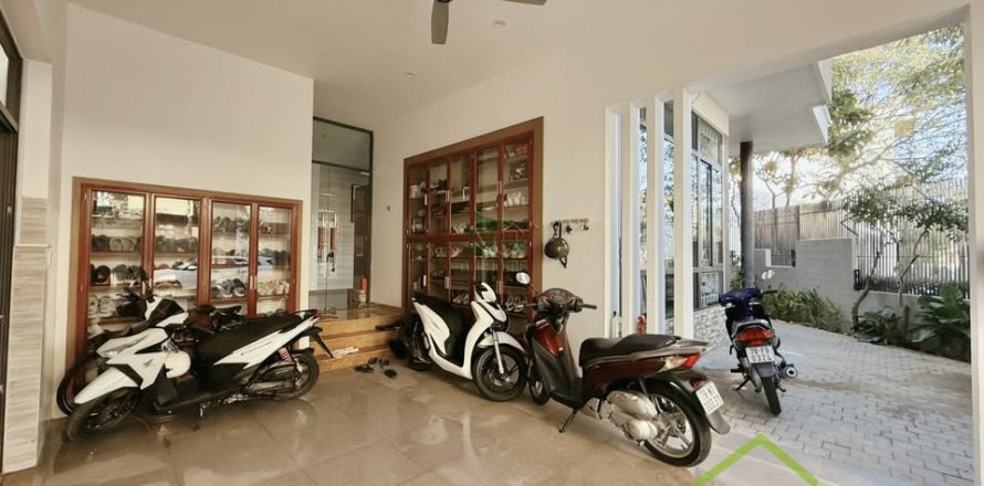 8 bedrooms Villa in Nha Trang,  No. 27897