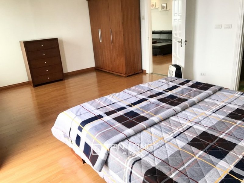 3 bedrooms Apartment in Tay Ho, Ha Noi, Vietnam No. 2557