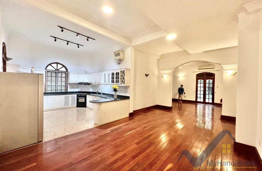 4 bedrooms Villa in Tay Ho, Ha Noi, Vietnam No. 18829
