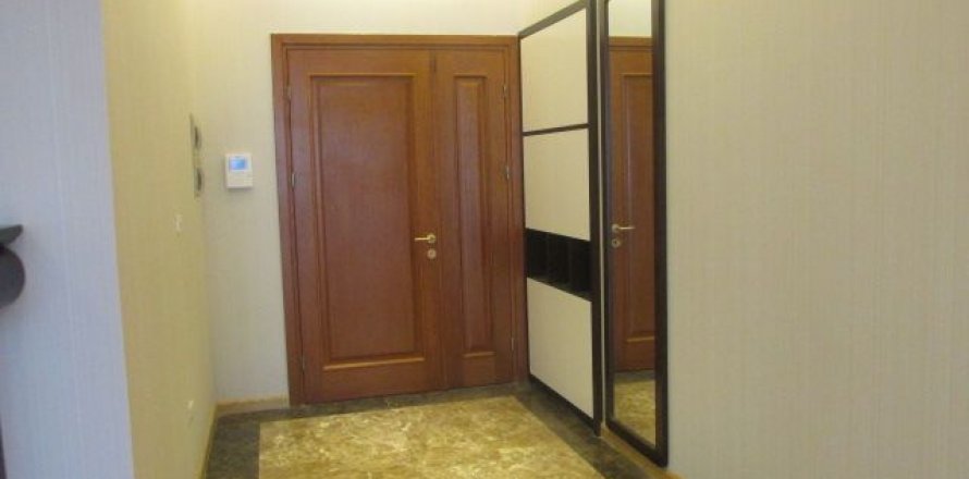 Квартира с 3 спальнями в Каузяй, Ханой , № 6044