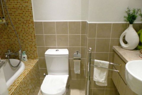 Квартира с 3 спальнями в Тэйхо, Ханой , № 6046 15