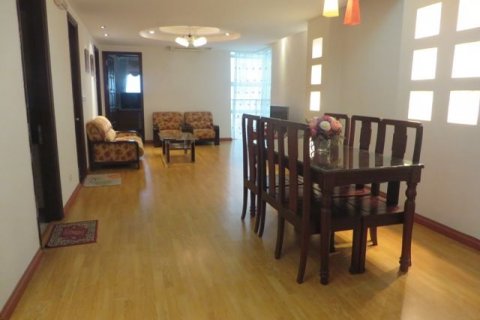 3 bedrooms Apartment in Tay Ho, Ha Noi, No. 5300 2