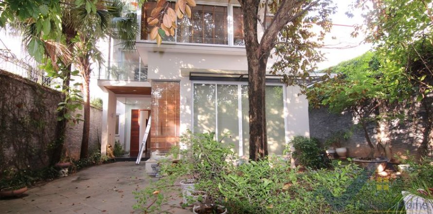 4 bedrooms Villa in Tay Ho, Ha Noi,  No. 19342