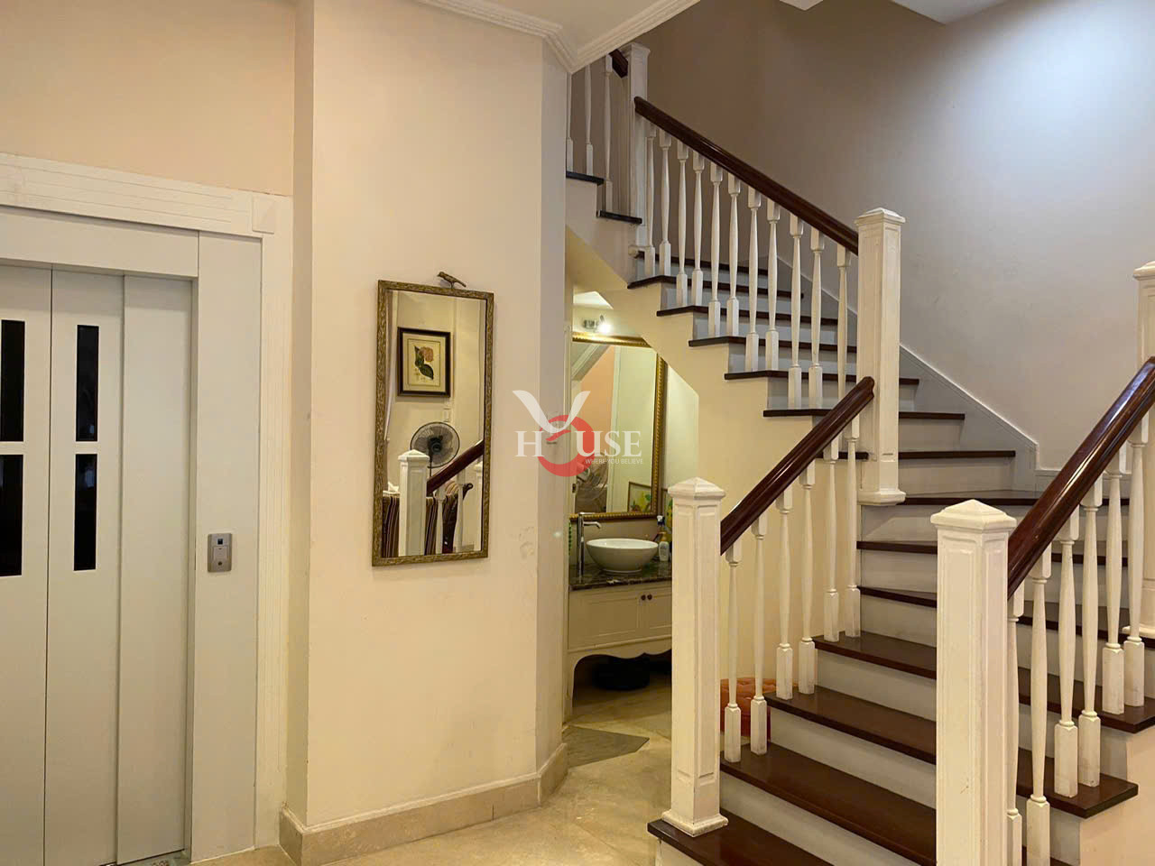 5 bedrooms Villa in Ho Chi Minh, Vietnam No. 30298