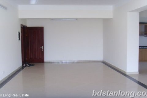 Квартира с 3 спальнями в Тэйхо, Ханой , № 8410 2