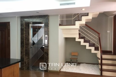 3 bedrooms Apartment in Tay Ho, Ha Noi, No. 3222 5