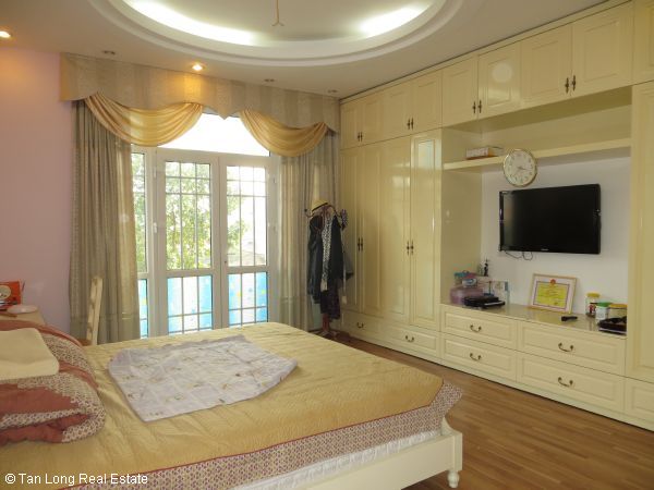 Вилла с 6 спальнями в Лонгбьен, Ханой, Вьетнам № 6331