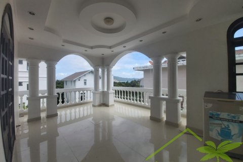 5 bedrooms Villa in Nha Trang, No. 28392 8