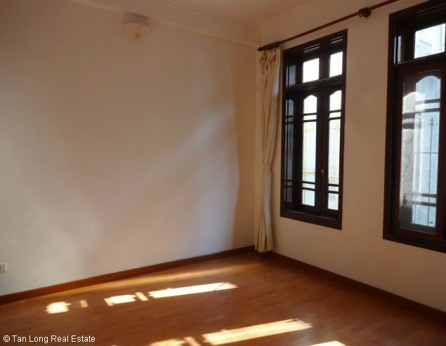 Дом с 3 спальнями в Тэйхо, Ханой, Вьетнам № 3251