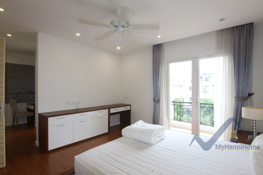 4 bedrooms Villa in Long Bien, Ha Noi, Vietnam No. 19661