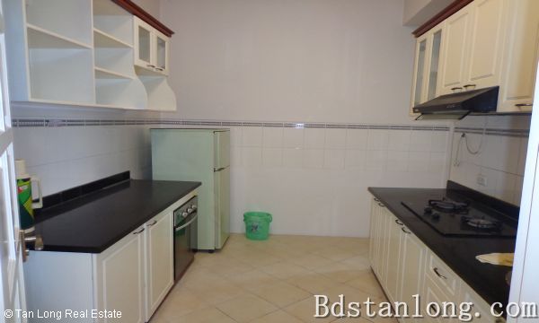 Квартира с 3 спальнями в Тэйхо, Ханой, Вьетнам № 7781