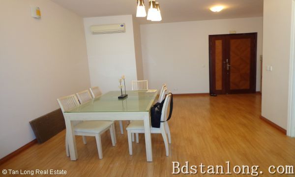 Квартира с 3 спальнями в Тэйхо, Ханой, Вьетнам № 7781
