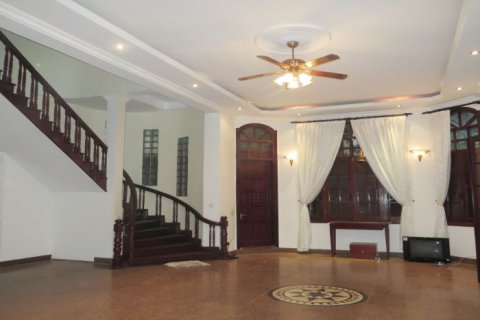 5 bedrooms Villa in Tay Ho, Ha Noi, No. 20231 3