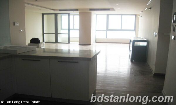 3 bedrooms Apartment in Ba Dinh, Ha Noi, Vietnam No. 8426