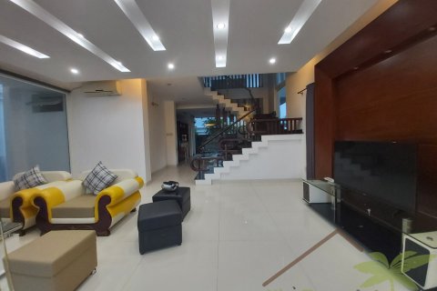 5 bedrooms Villa in Nha Trang, No. 28609 8