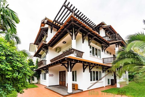 5 bedrooms Villa in Nha Trang, No. 28610 2