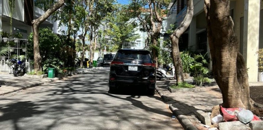 111m2 Land in District 7, Ho Chi Minh,  No. 8950
