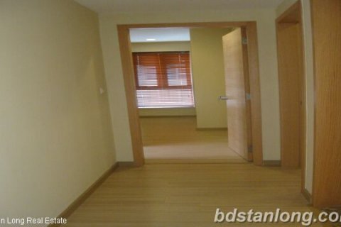 3 bedrooms Apartment in Dong Da, Ha Noi, No. 8269