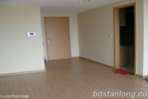 3 bedrooms Apartment in Dong Da, Ha Noi, No. 8269 8