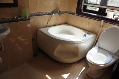4 bedrooms Villa in Tay Ho, Ha Noi, No. 6613 17