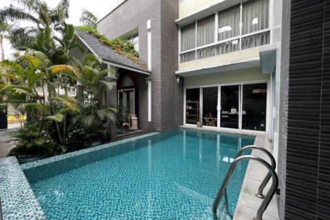 5 bedrooms Villa in Thu Duc, Ho Chi Minh,  No. 27567