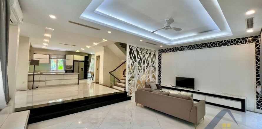 4 bedrooms Villa in Long Bien, Ha Noi, No. 19396
