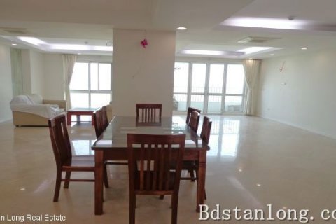 3 bedrooms Apartment in Tay Ho, Ha Noi, No. 7669 2