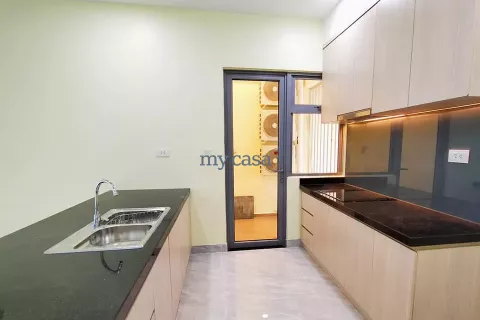 Квартира с 2 спальнями в Тхудык, Хошимин ,  № 12218