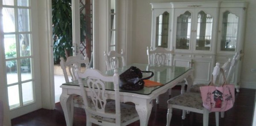 4 bedrooms Apartment in Nam Tu Liem, Ha Noi, No. 8496