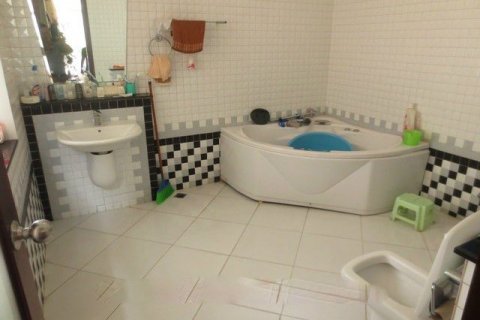 3 bedrooms House in Dong Da, Ha Noi, No. 6674 8