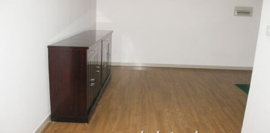 Квартира с 4 спальнями в Тэйхо, Ханой ,  № 7849