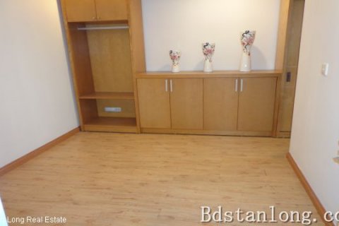 3 bedrooms Apartment in Tay Ho, Ha Noi, No. 7672 2