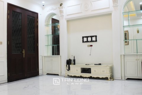 Вилла с 3 спальнями в Лонгбьен, Ханой ,  № 2358 3