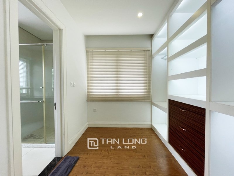 4 bedrooms Villa in Long Bien, Ha Noi, Vietnam No. 2357