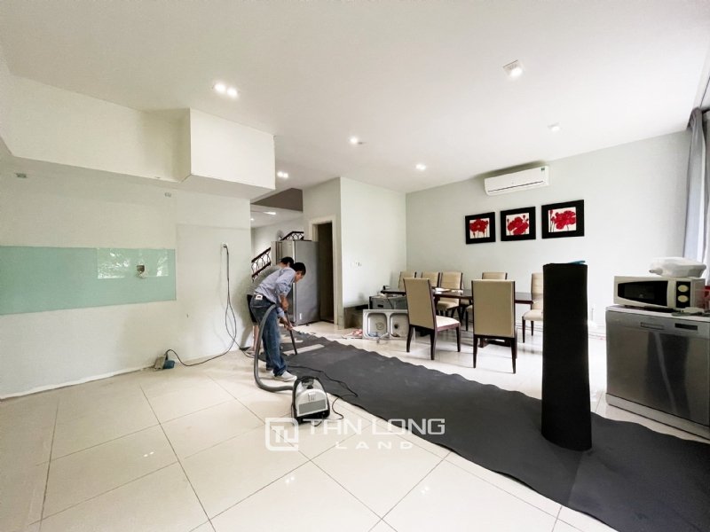 4 bedrooms Villa in Long Bien, Ha Noi, Vietnam No. 2357