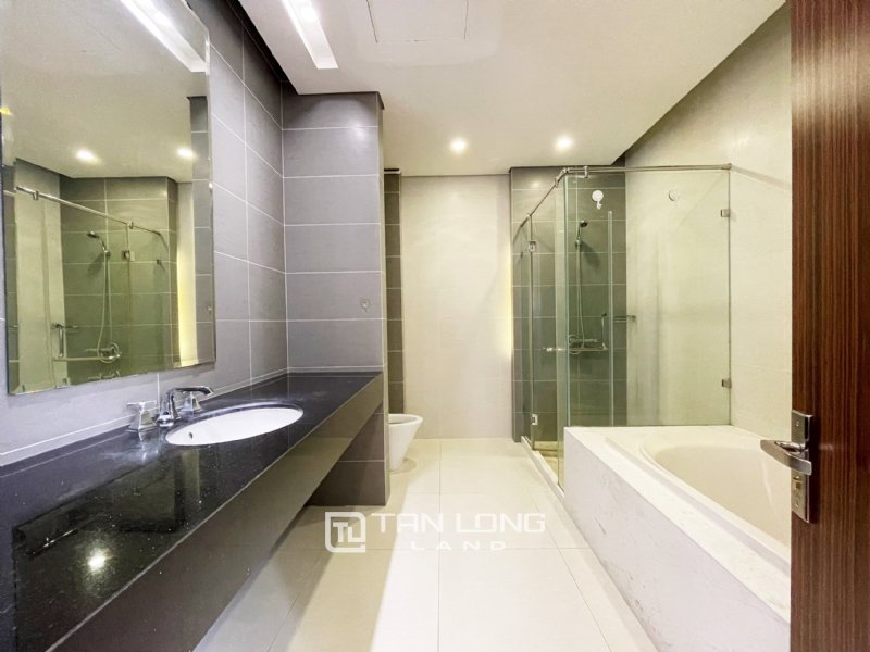 4 bedrooms Villa in Long Bien, Ha Noi, Vietnam No. 2357