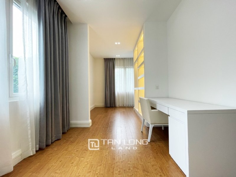 4 bedrooms Villa in Long Bien, Ha Noi, Vietnam No. 2357