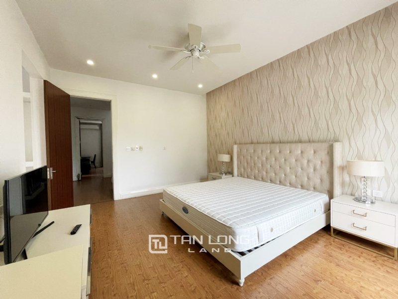 4 bedrooms Villa in Long Bien, Ha Noi, Vietnam No. 2357