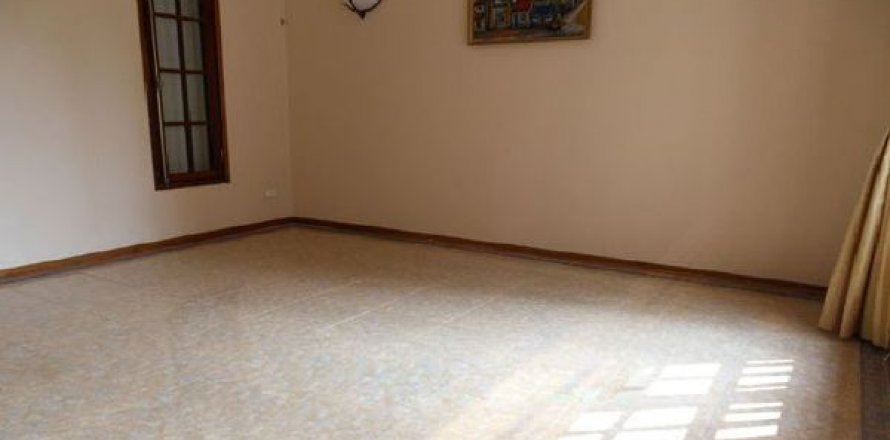 Вилла с 3 спальнями в Тэйхо, Ханой , № 4309