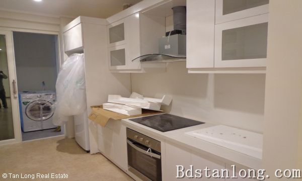 Квартира с 3 спальнями в Тэйхо, Ханой, Вьетнам № 7652