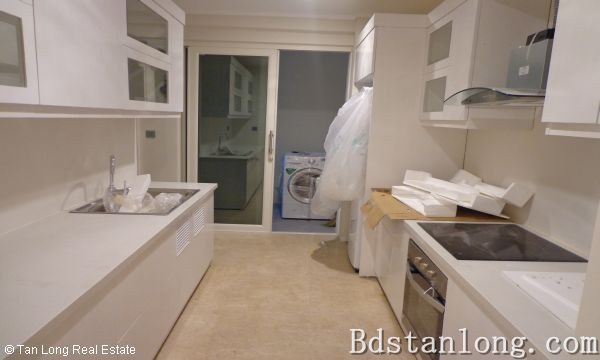 Квартира с 3 спальнями в Тэйхо, Ханой, Вьетнам № 7652