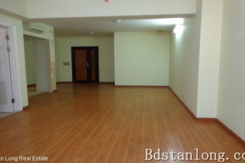 Квартира с 3 спальнями в Тэйхо, Ханой , № 7653