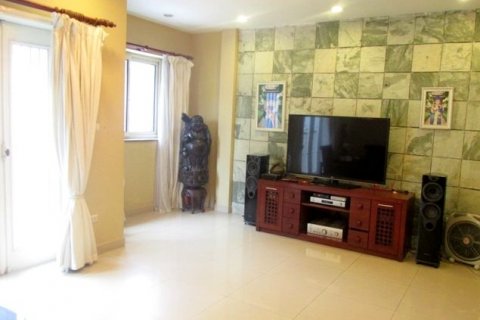 4 bedrooms House in Tay Ho, Ha Noi, No. 6404 9