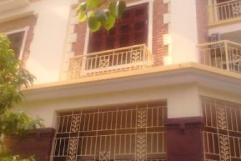 Вилла с 5 спальнями в Намтыльем, Ханой ,  № 5595